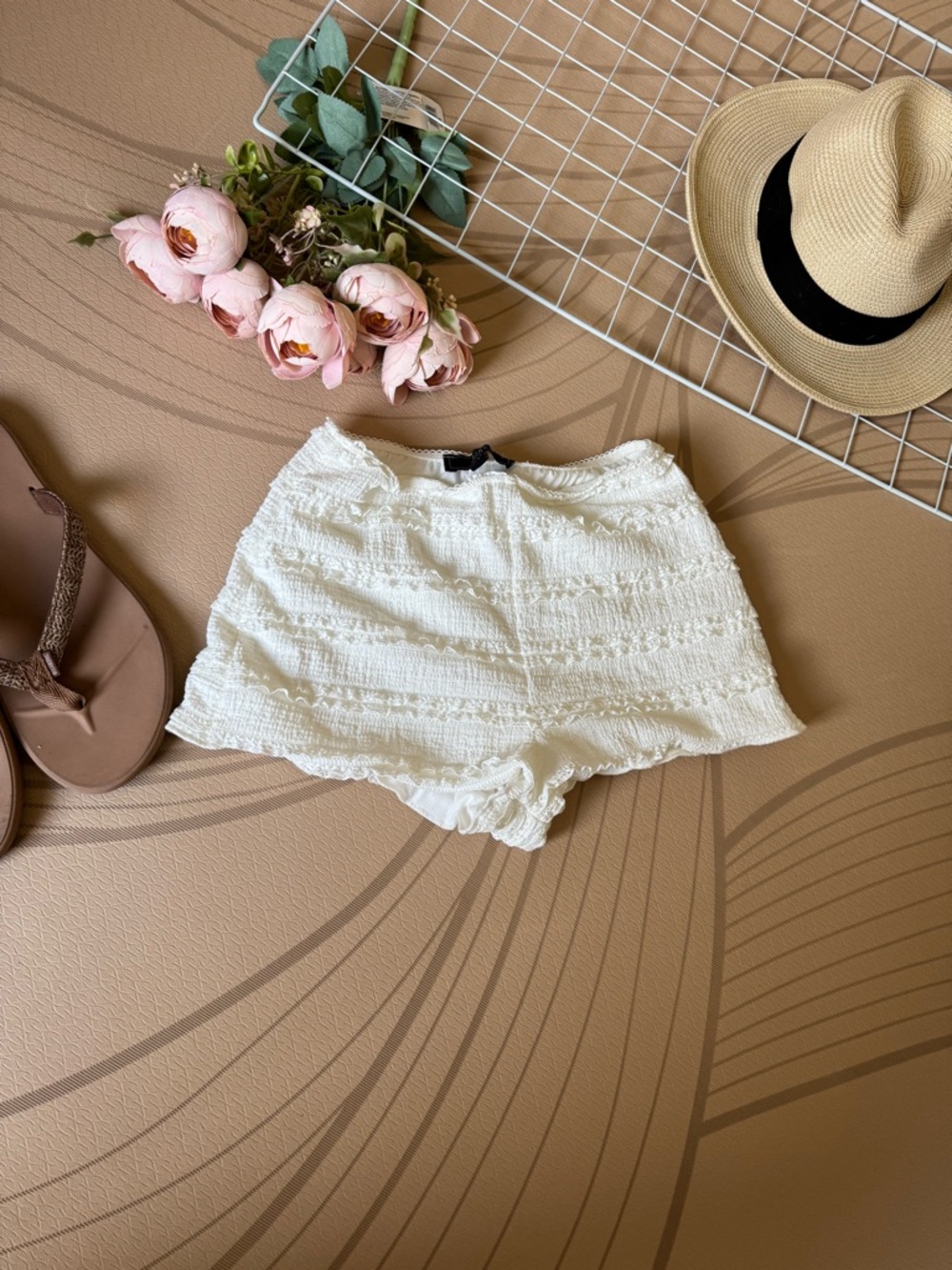 Vibe White Textured High Waist Women's Shorts